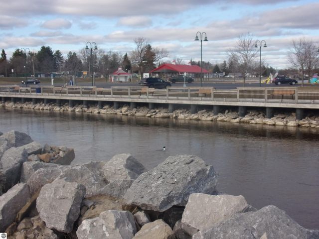 915 W Lake Street, Tawas City, MI 48763