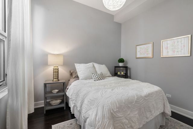 18 N Carpenter Street PHS, Chicago, IL 60607
