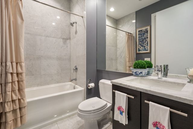 18 N Carpenter Street PHS, Chicago, IL 60607