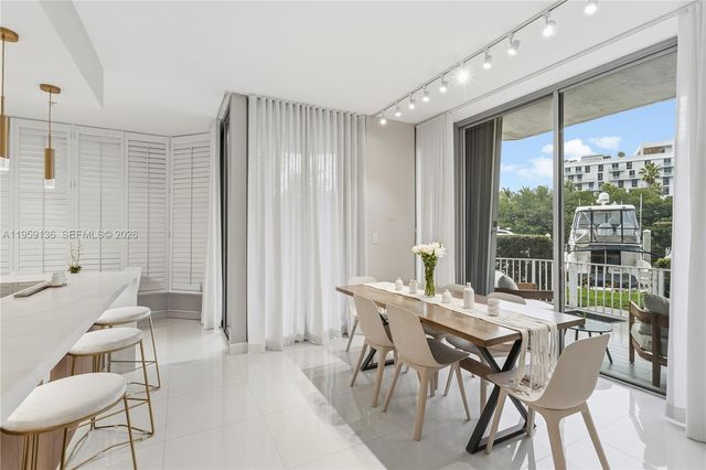 3500 Mystic Pointe Dr 104, Aventura, FL 33180