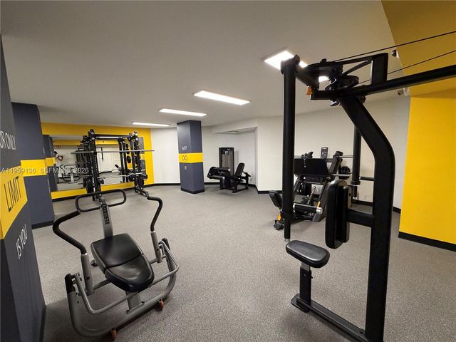 3500 Mystic Pointe Dr 104, Aventura, FL 33180