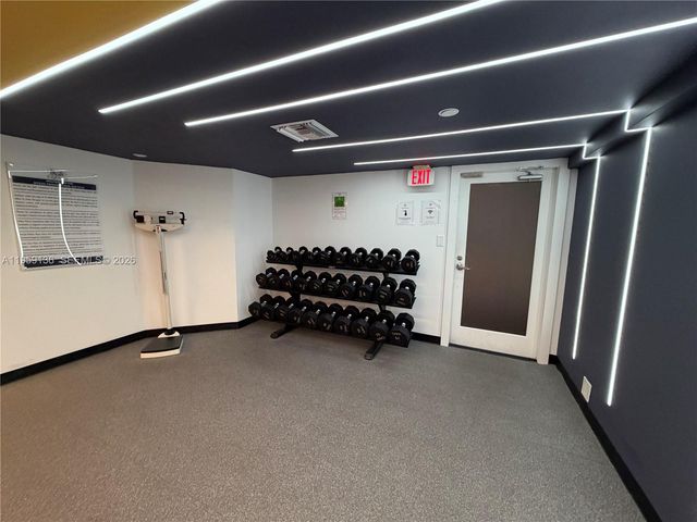 3500 Mystic Pointe Dr 104, Aventura, FL 33180