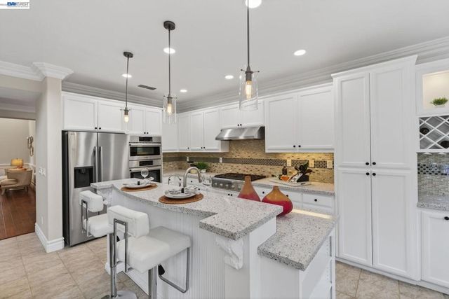 5345 W Chesterfield Cir, Dublin, CA 94568