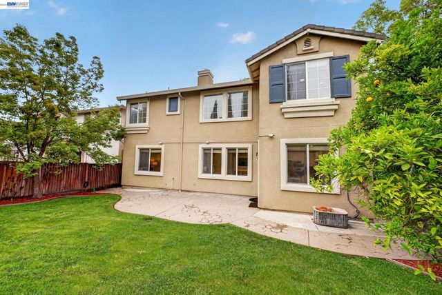5345 W Chesterfield Cir, Dublin, CA 94568