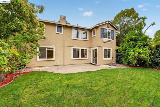 5345 W Chesterfield Cir, Dublin, CA 94568
