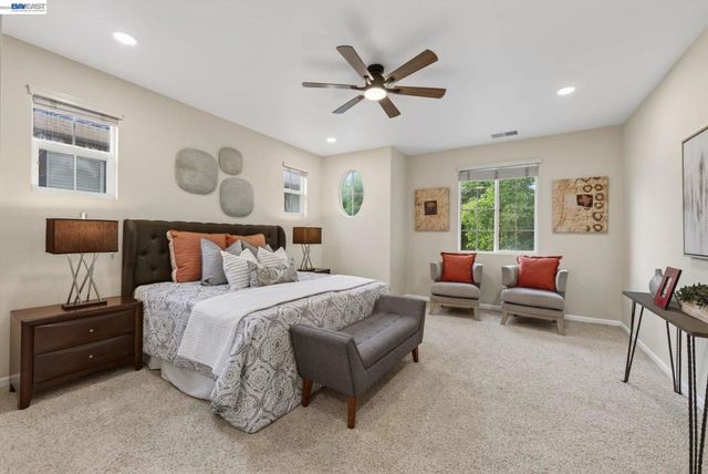 5345 W Chesterfield Cir, Dublin, CA 94568
