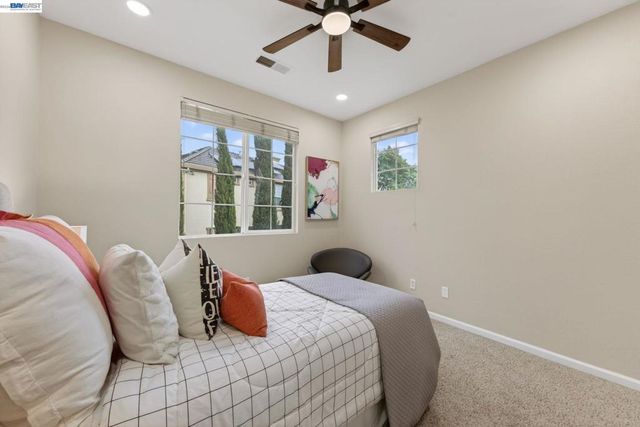 5345 W Chesterfield Cir, Dublin, CA 94568