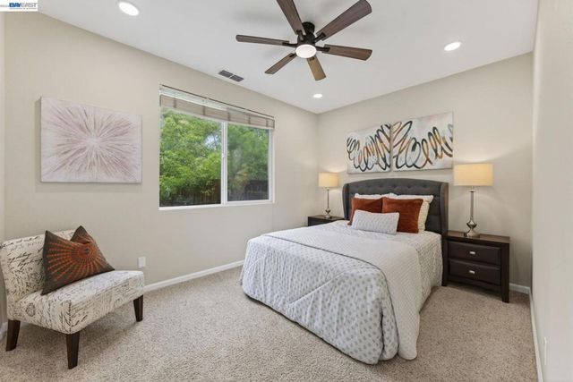 5345 W Chesterfield Cir, Dublin, CA 94568