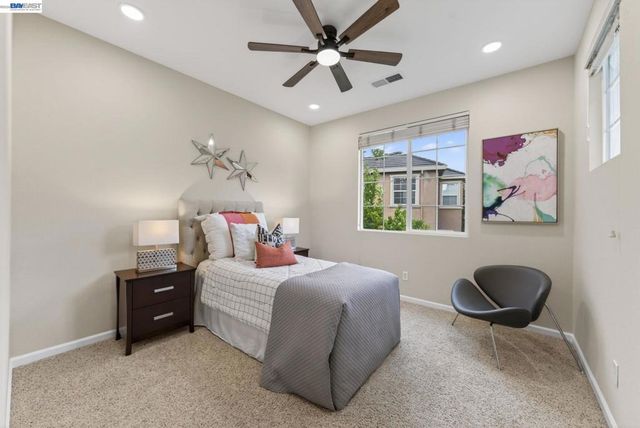 5345 W Chesterfield Cir, Dublin, CA 94568