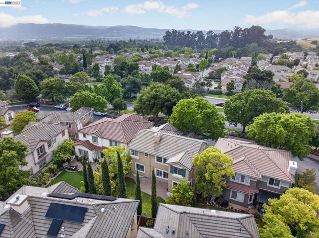 5345 W Chesterfield Cir, Dublin, CA 94568