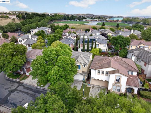 5345 W Chesterfield Cir, Dublin, CA 94568