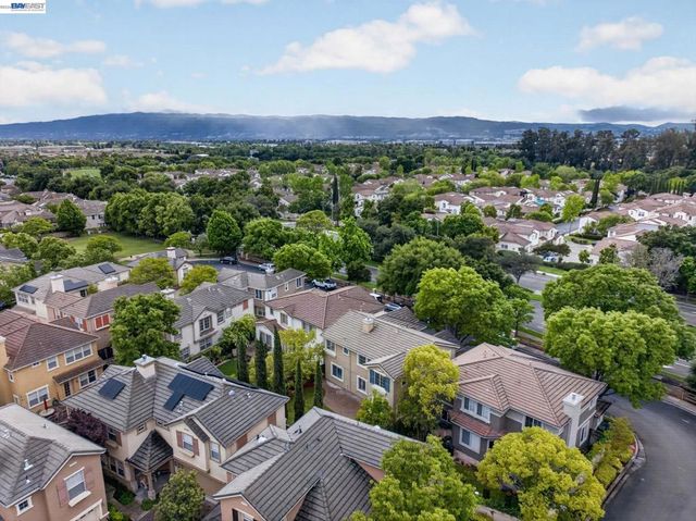 5345 W Chesterfield Cir, Dublin, CA 94568