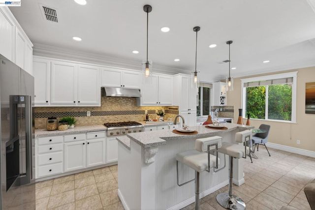 5345 W Chesterfield Cir, Dublin, CA 94568