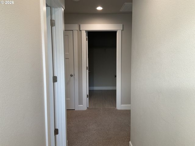 1018 Ne REGAN HILL Loop, Estacada, OR 97023