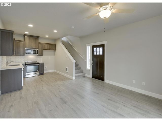 1018 Ne REGAN HILL Loop, Estacada, OR 97023