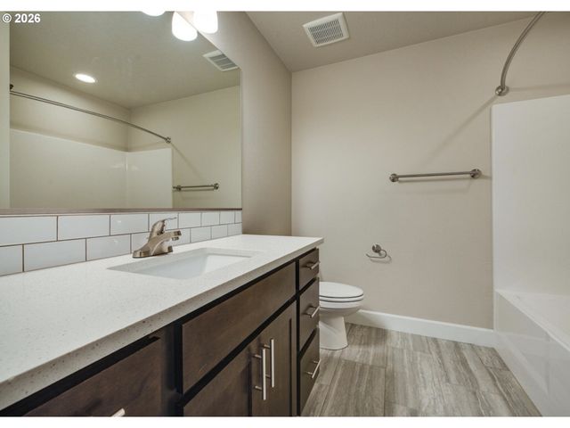 1018 Ne REGAN HILL Loop, Estacada, OR 97023