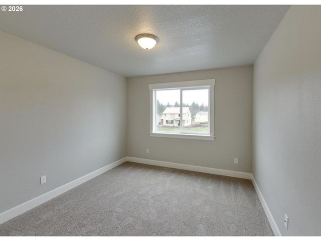 1018 Ne REGAN HILL Loop, Estacada, OR 97023