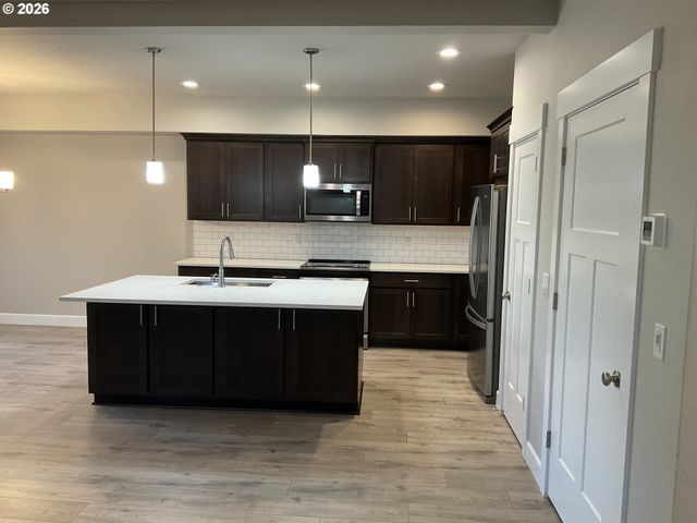 1018 Ne REGAN HILL Loop, Estacada, OR 97023