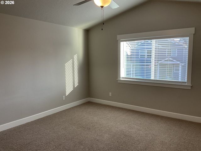 1018 Ne REGAN HILL Loop, Estacada, OR 97023