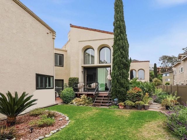 7537 Gibraltar St, Carlsbad, CA 92009