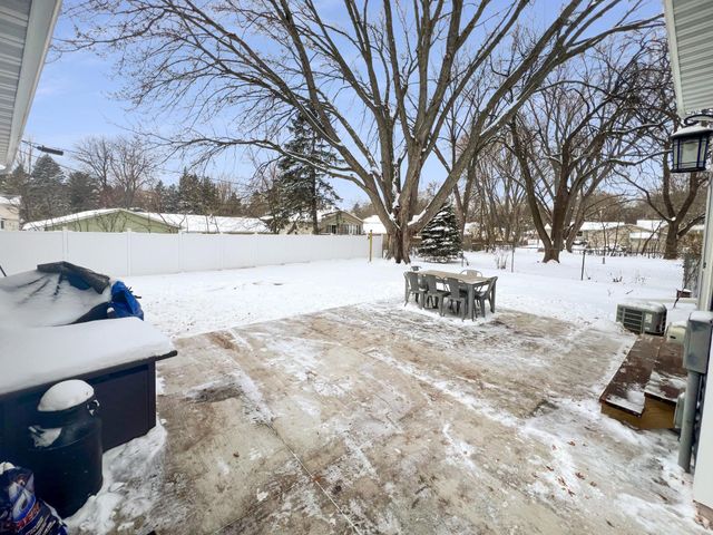 2053 Mesabi Avenue, North Saint Paul, MN 55109