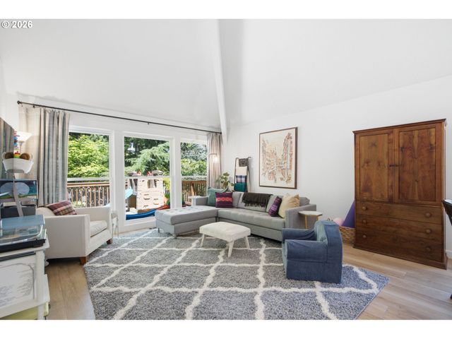 4123 Sw COMUS St, Portland, OR 97219