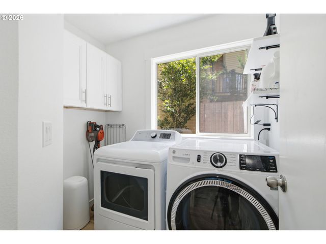 4123 Sw COMUS St, Portland, OR 97219