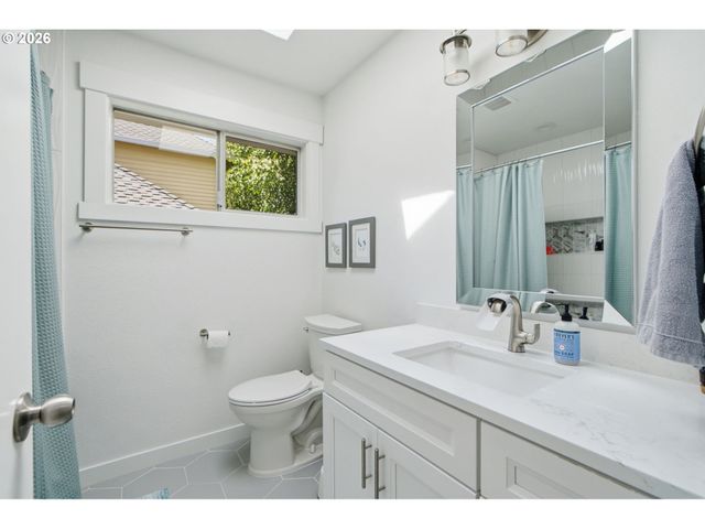 4123 Sw COMUS St, Portland, OR 97219
