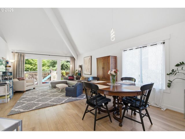 4123 Sw COMUS St, Portland, OR 97219