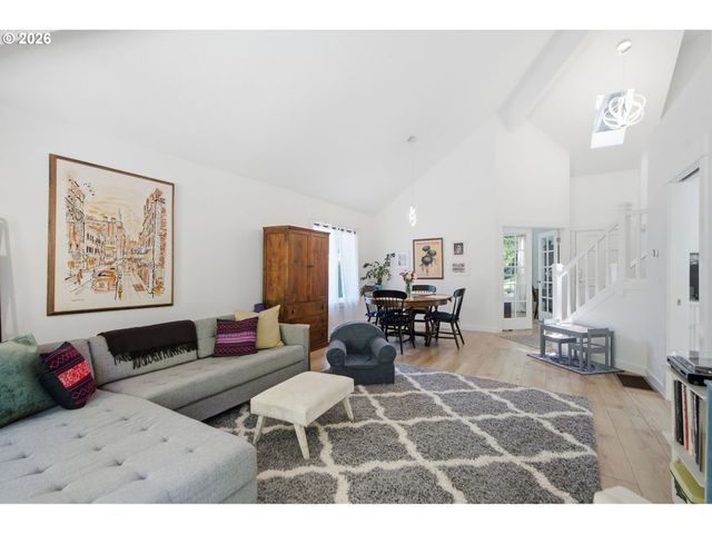 4123 Sw COMUS St, Portland, OR 97219