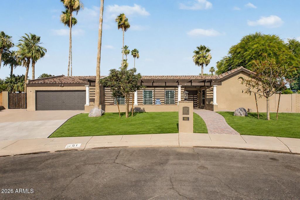 601 W AUGUSTA Avenue, Phoenix, AZ 85021