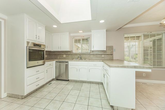 6740 N Harrison Avenue, Fresno, CA 93711