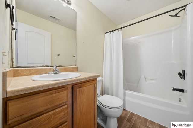 536 Graham Drive, Seward, NE 68434