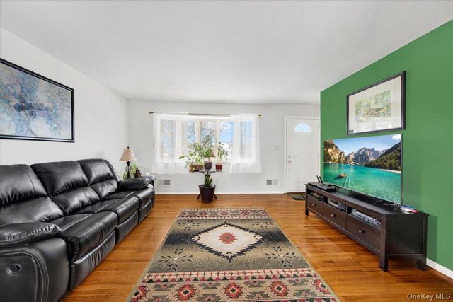 32 Highland Avenue, Warwick, NY 10990