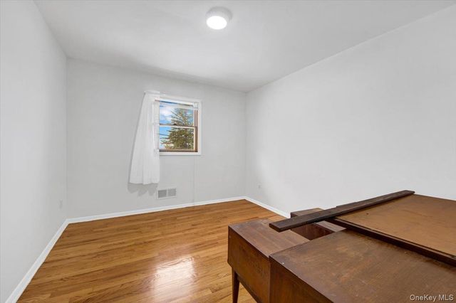 32 Highland Avenue, Warwick, NY 10990