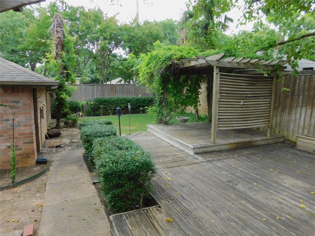 2715 Alden Avenue, Dallas, TX 75211