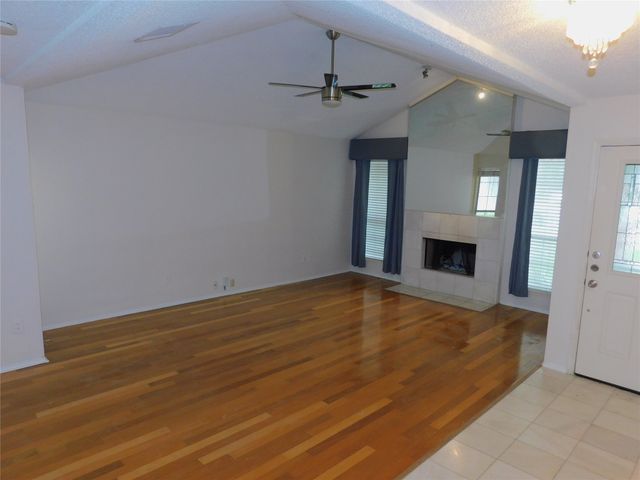 2715 Alden Avenue, Dallas, TX 75211