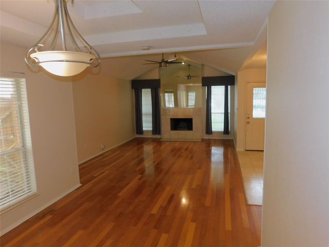 2715 Alden Avenue, Dallas, TX 75211