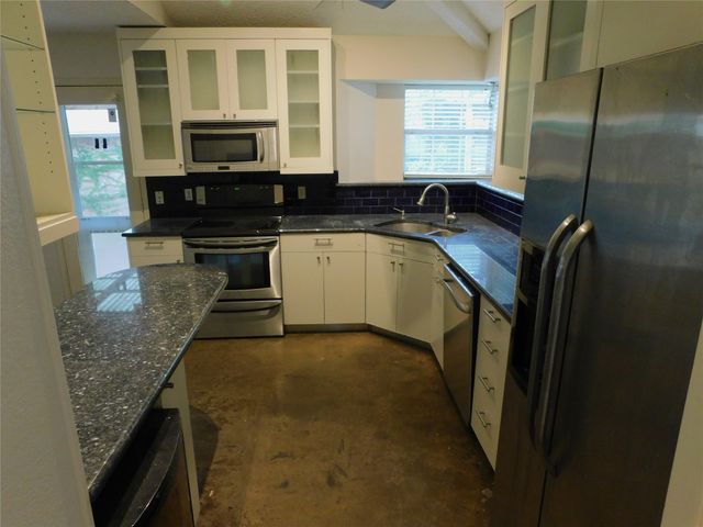 2715 Alden Avenue, Dallas, TX 75211