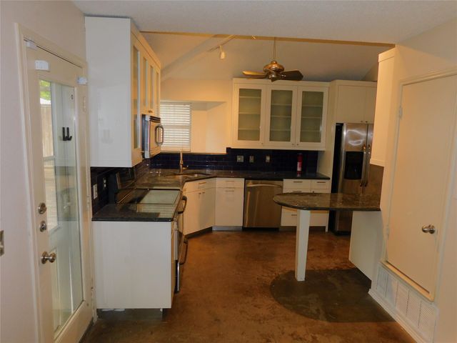 2715 Alden Avenue, Dallas, TX 75211