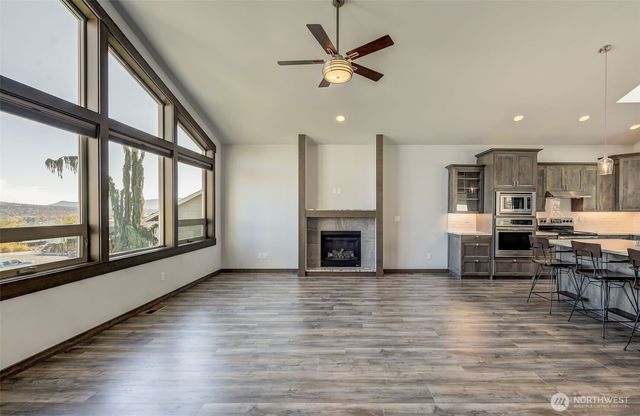 2136 W Honeysett Road, Wenatchee, WA 98801