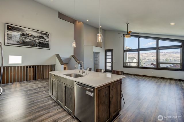 2136 W Honeysett Road, Wenatchee, WA 98801