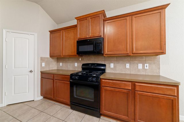18302 Redoak Manor Lane, Cypress, TX 77433
