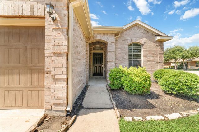 18302 Redoak Manor Lane, Cypress, TX 77433