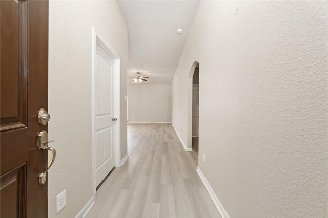 18302 Redoak Manor Lane, Cypress, TX 77433