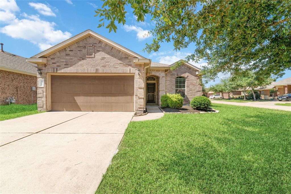 18302 Redoak Manor Lane, Cypress, TX 77433