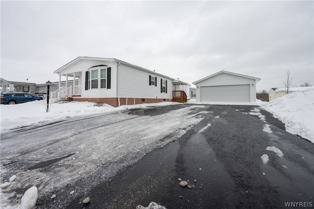 4597 Leytonstone Avenue, Clarence, NY 14031