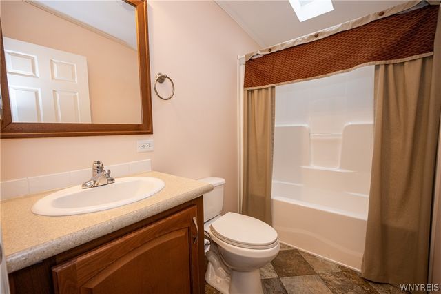 4597 Leytonstone Avenue, Clarence, NY 14031