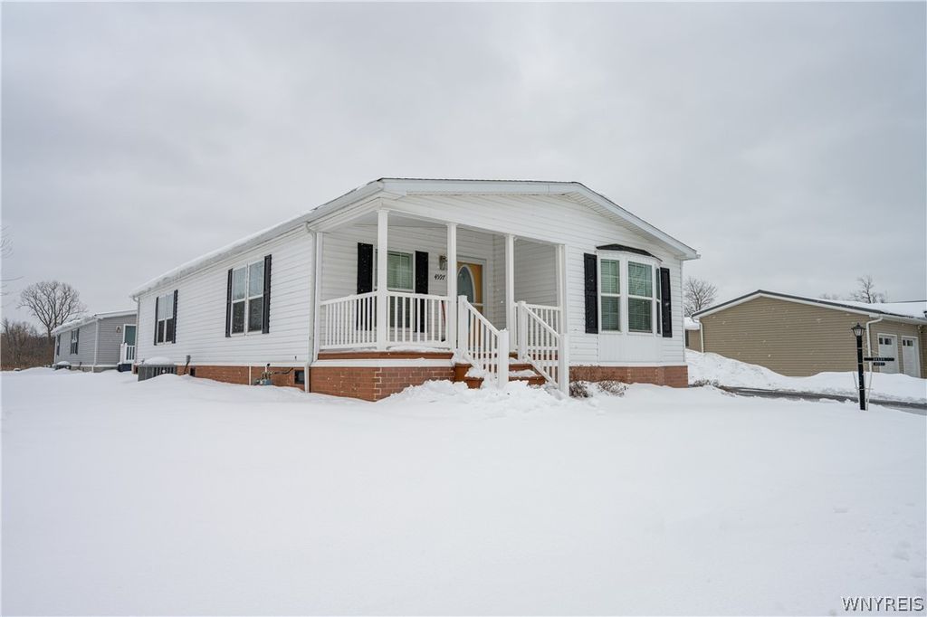 4597 Leytonstone Avenue, Clarence, NY 14031