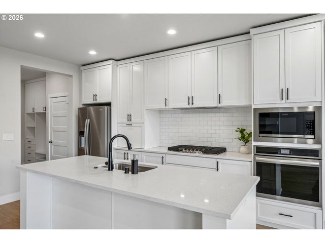 914 Nw 175TH Way, Ridgefield, WA 98642